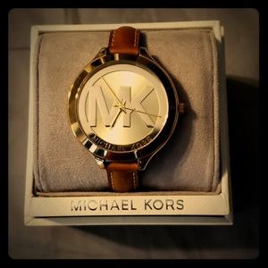 💛 Michael Kors Slim Runway Watch, Champagne Dial